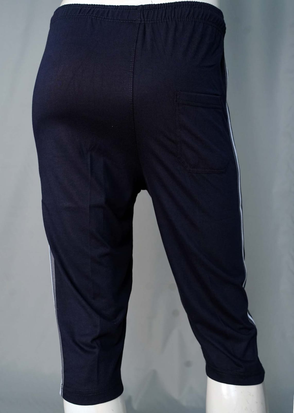 3 Quarter Shorts Navy Blue